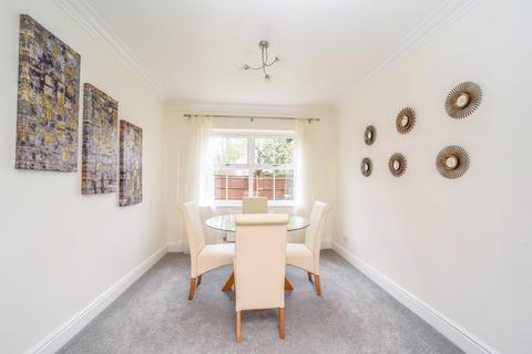44 Royal Avenue, Worcester Park, KT4 7JU