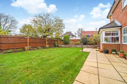 44 Royal Avenue, Worcester Park, KT4 7JU