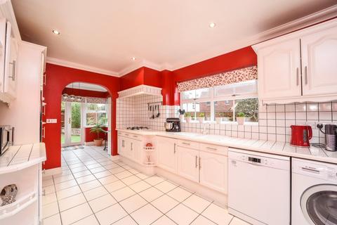 44 Royal Avenue, Worcester Park, KT4 7JU