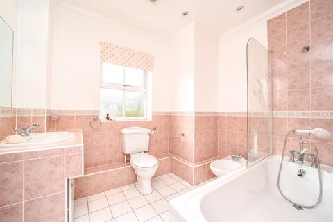 44 Royal Avenue, Worcester Park, KT4 7JU