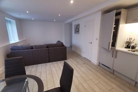 1 bedroom apartment to rent, Apartment 4, 33 The Kingsway Swansea