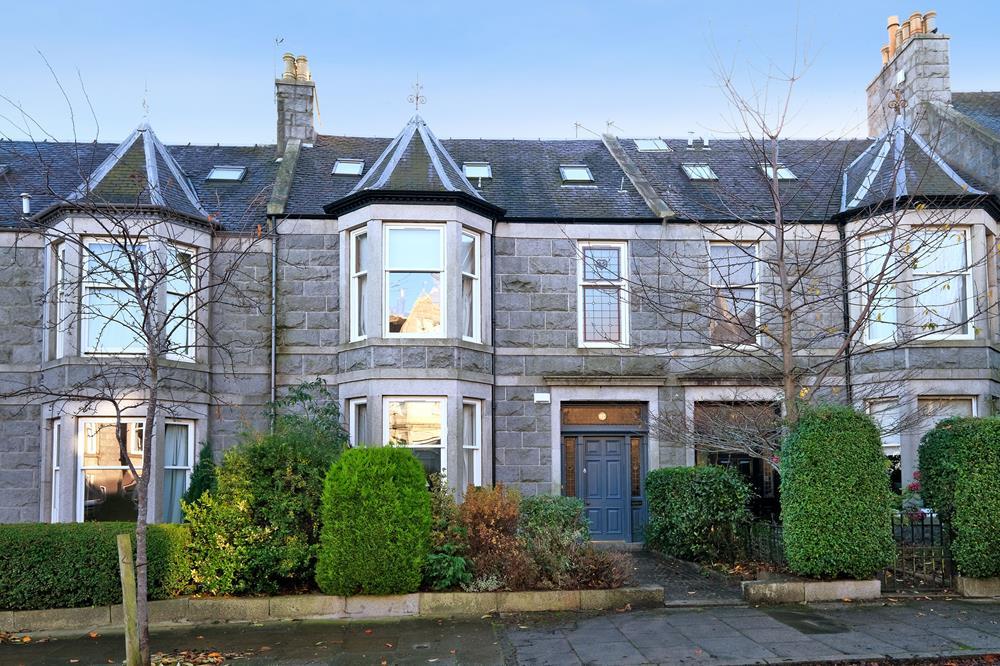Beaconsfield Place, Aberdeen, AB15 5 bed terraced house £2,400 pcm (£
