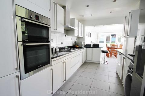 58 Kings Avenue, New Malden, KT3 4DT