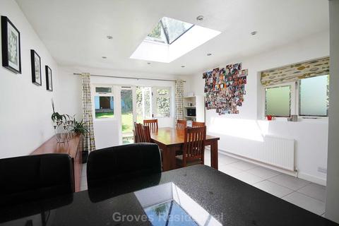 58 Kings Avenue, New Malden, KT3 4DT