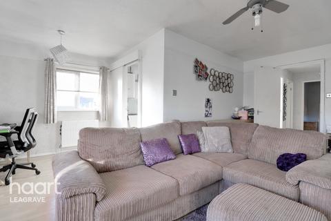 21, Downlands Court Browning Road, Luton, LU4 0LW