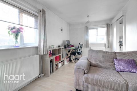 21, Downlands Court Browning Road, Luton, LU4 0LW