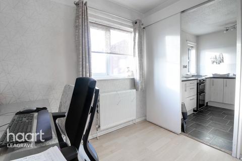 21, Downlands Court Browning Road, Luton, LU4 0LW