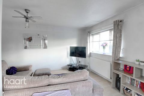 21, Downlands Court Browning Road, Luton, LU4 0LW