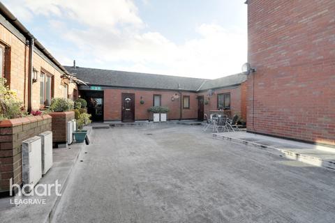 21, Downlands Court Browning Road, Luton, LU4 0LW