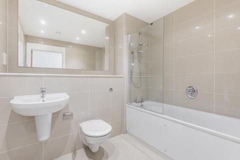 2 bedroom apartment to rent, Royal Winchester House,  Bracknell,  RG12
