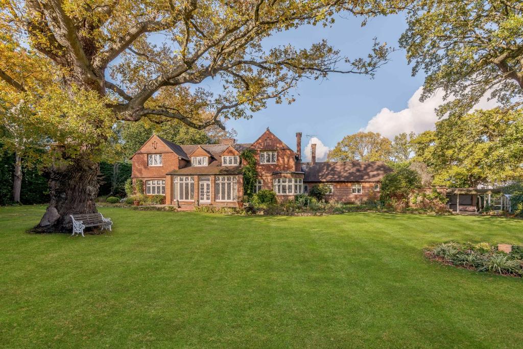St. Leonards Hill, Windsor, Berkshire 6 bed detached house £2,750,000