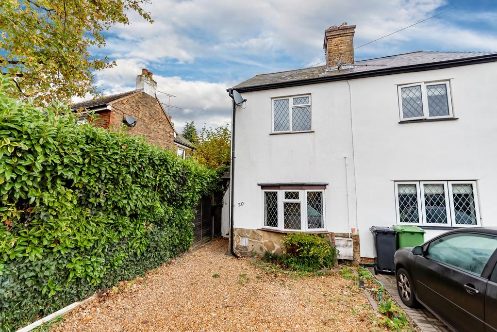 Coleford Bridge Road, Camberley 3 bed semidetached house £350,000