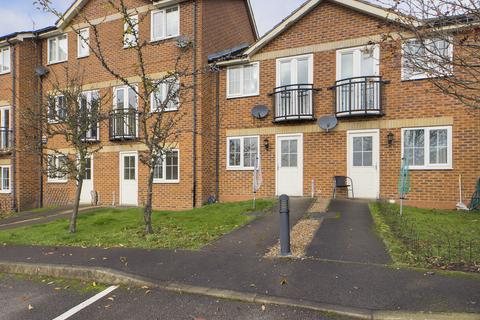 2 bedroom townhouse to rent, Royal Oak Court, Bolsover Road