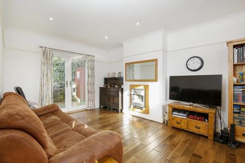 84 Ross Way, London, SE9 6RL
