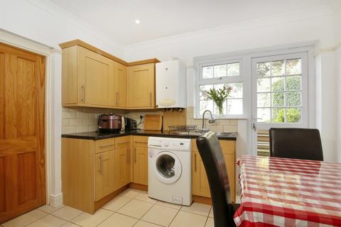 84 Ross Way, London, SE9 6RL