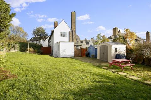 84 Ross Way, London, SE9 6RL
