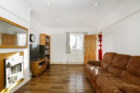 84 Ross Way, London, SE9 6RL
