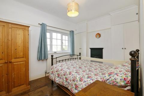 84 Ross Way, London, SE9 6RL