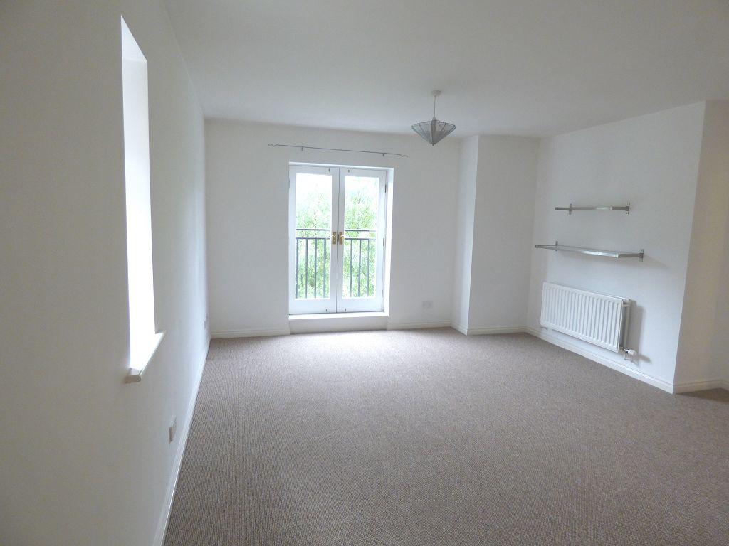 The Colonnade, Standen Park, Lancaster, LA1 3FP 3 bed apartment £650