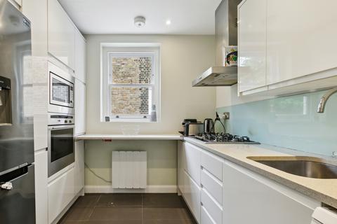 3 bedroom maisonette to rent, Abingdon Road, Kensington, London
