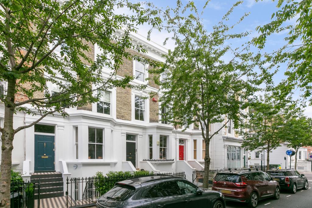 Abingdon Road, Kensington, London 3 bed maisonette - £5,500 pcm (£1,269 pw)