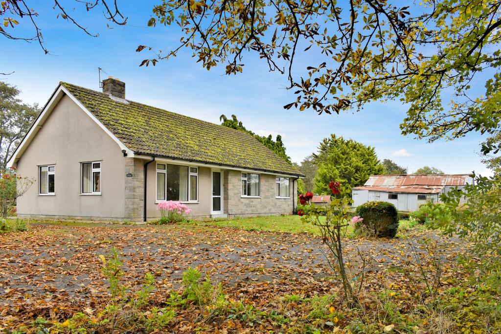 Detached Bungalow In A Large Plot With Land 3 Bed Detached Bungalow For ...