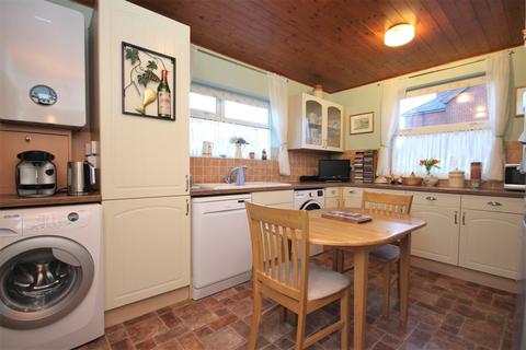 41 Bridge Road, Park Gate, Southampton, SO31 7GD