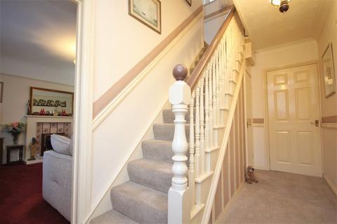 41 Bridge Road, Park Gate, Southampton, SO31 7GD