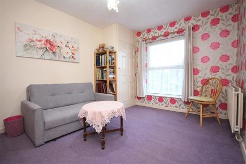 41 Bridge Road, Park Gate, Southampton, SO31 7GD