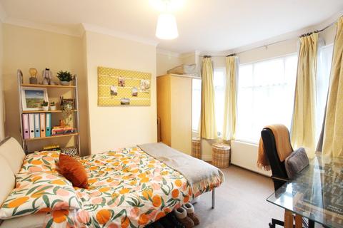 40 Kitchener Road, Southampton, SO17 3SG