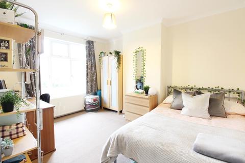 40 Kitchener Road, Southampton, SO17 3SG