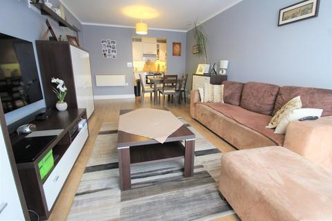 17 Wooldridge Close, Feltham, TW14 8BF
