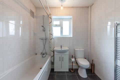 131 Daventry Road, Romford, RM3 7RD