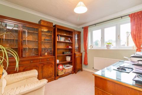 3 Asprey Grove, Caterham, CR3 6BR