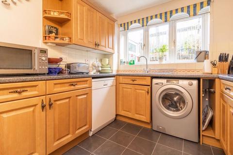 3 Asprey Grove, Caterham, CR3 6BR