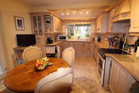 60 Buchanan Road, Walsall, WS4 2EN
