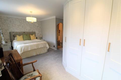 60 Buchanan Road, Walsall, WS4 2EN