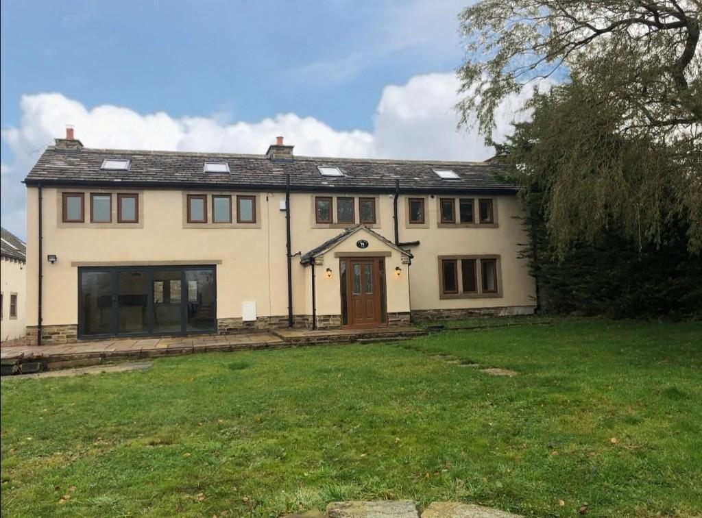 Cliff Hollins Lane, Oakenshaw 4 bed barn conversion £1,995 pcm (£460 pw)