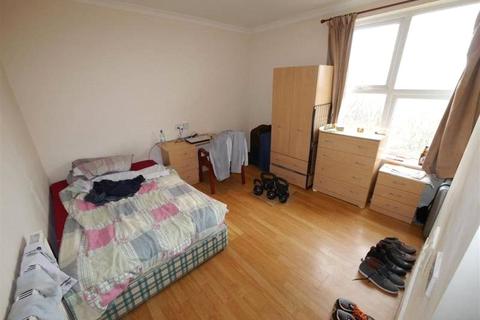 6 Hartley Avenue, Leeds, LS6 2LP