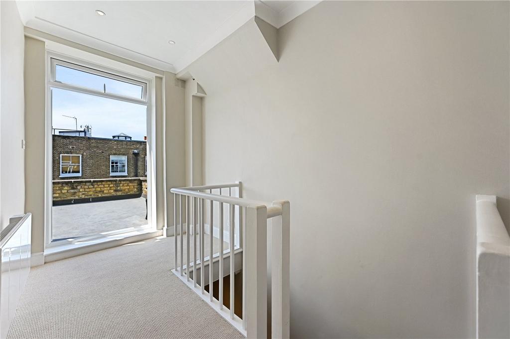 Palace Gardens Terrace, Kensington, London, W8 – další