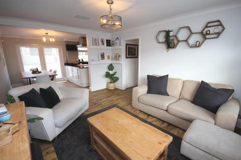 36 Cedar Drive, Sutton At Hone, Dartford, DA4 9EN