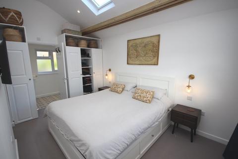36 Cedar Drive, Sutton At Hone, Dartford, DA4 9EN