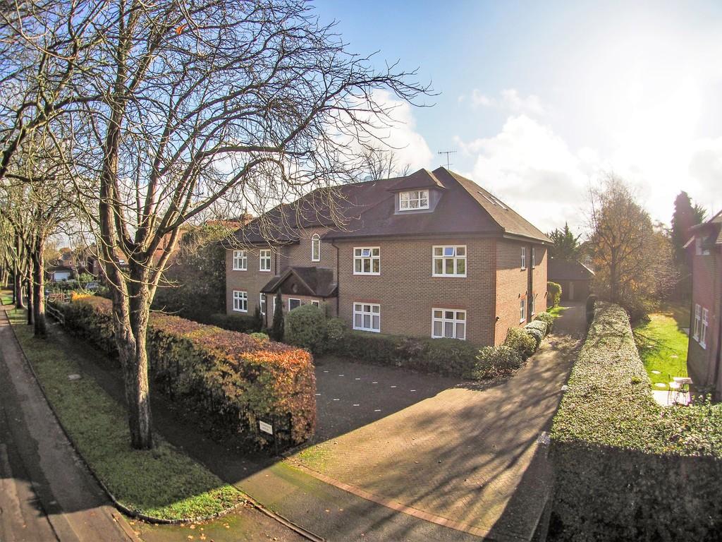 Wyberton House, Summersdale, Chichester 3 bed apartment £525,000