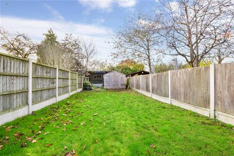 3 Norman Close, Romford, RM5 3EJ