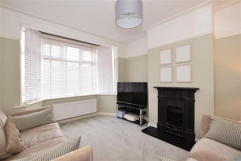 3 Norman Close, Romford, RM5 3EJ