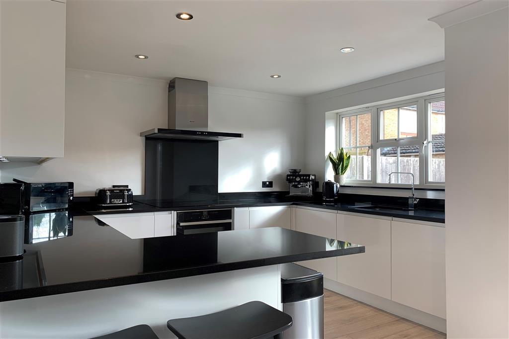Harling Close, Boughton Monchelsea, Maidstone, Kent 4 bed detached