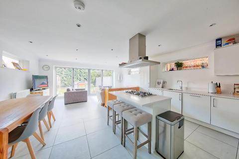 undefined, Langley Place, Guildford, Surrey, GU2 9AN