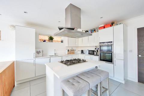 undefined, Langley Place, Guildford, Surrey, GU2 9AN