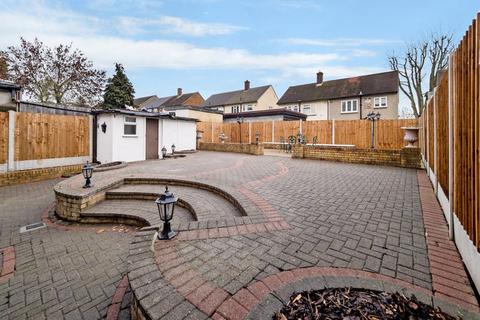 28 Colne Drive, Romford, RM3 9JX