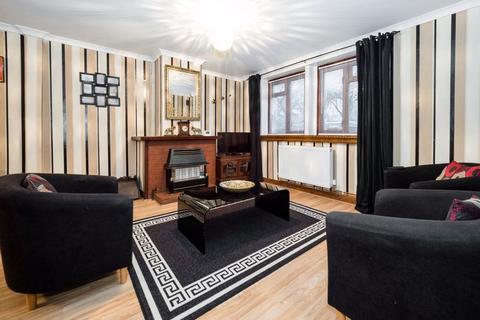 28 Colne Drive, Romford, RM3 9JX